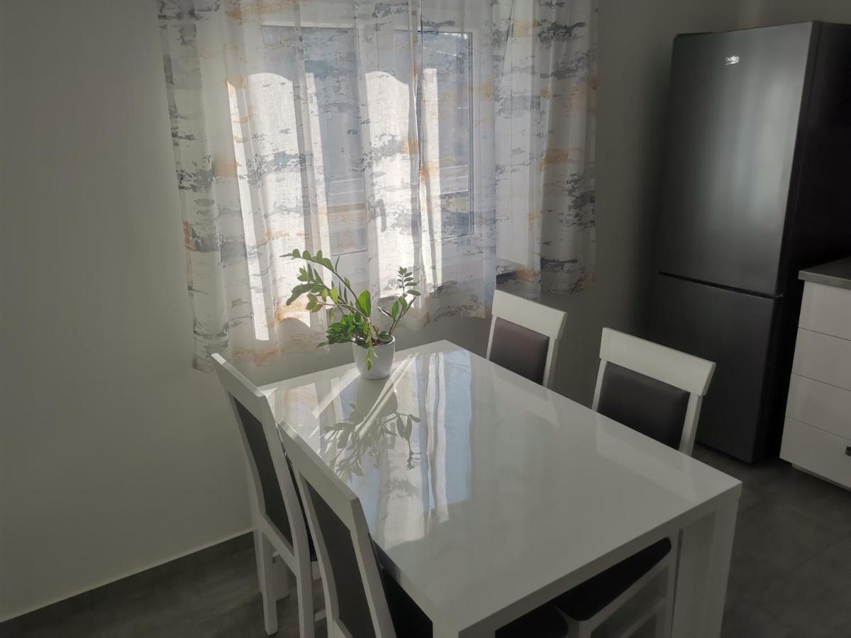 Apartman Marie Čavle Exteriör bild